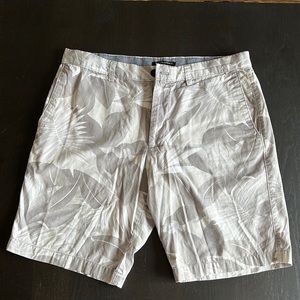 Banana Republic shorts size 34